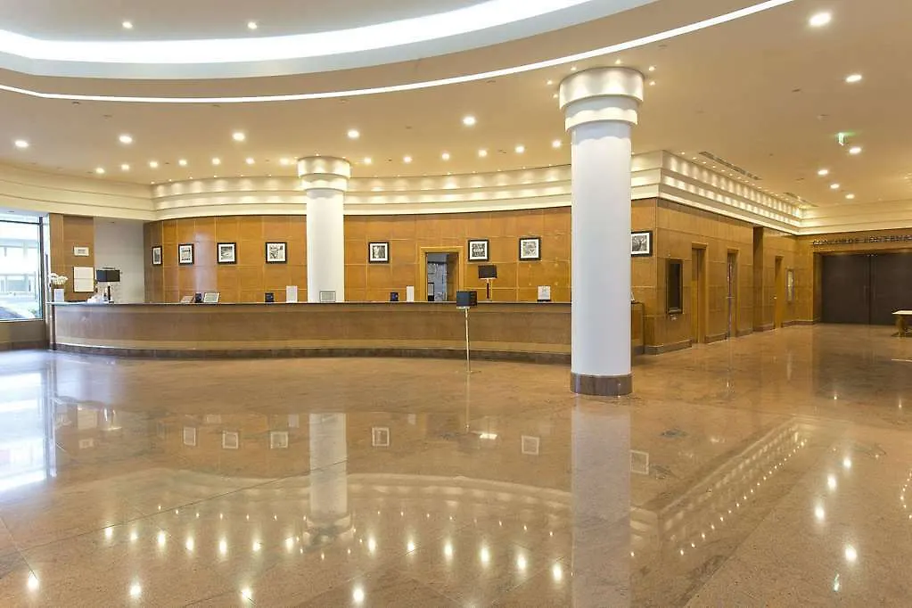 ****  Hilton Paris Charles De Gaulle Airport Hotel Roissy-en-France France